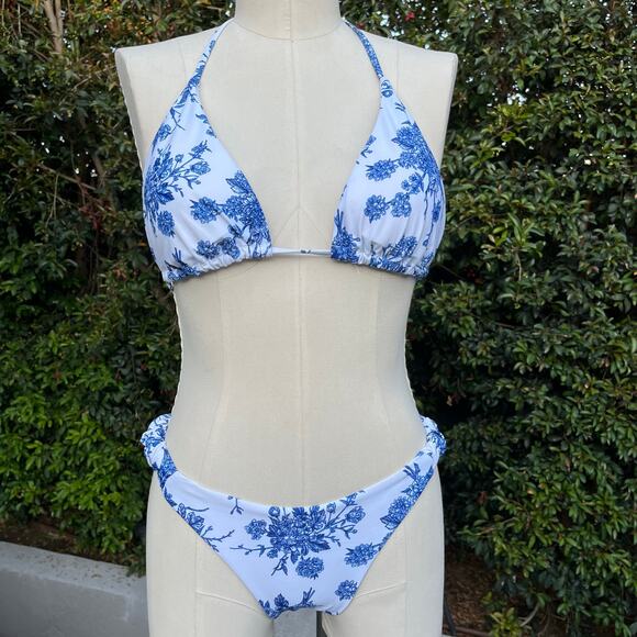 New With Tags Berlook Toile Bikini Swimsuit Women White Blue Cottage - Picture 1 of 11